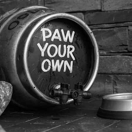 Twa Dogs Inn Keswick  Buitenkant foto
